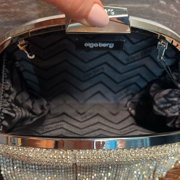 Olga Berg Bria Crystal Fringe Clutch in Silver. New with flaw. Gorgeous! - Picture 13 of 16